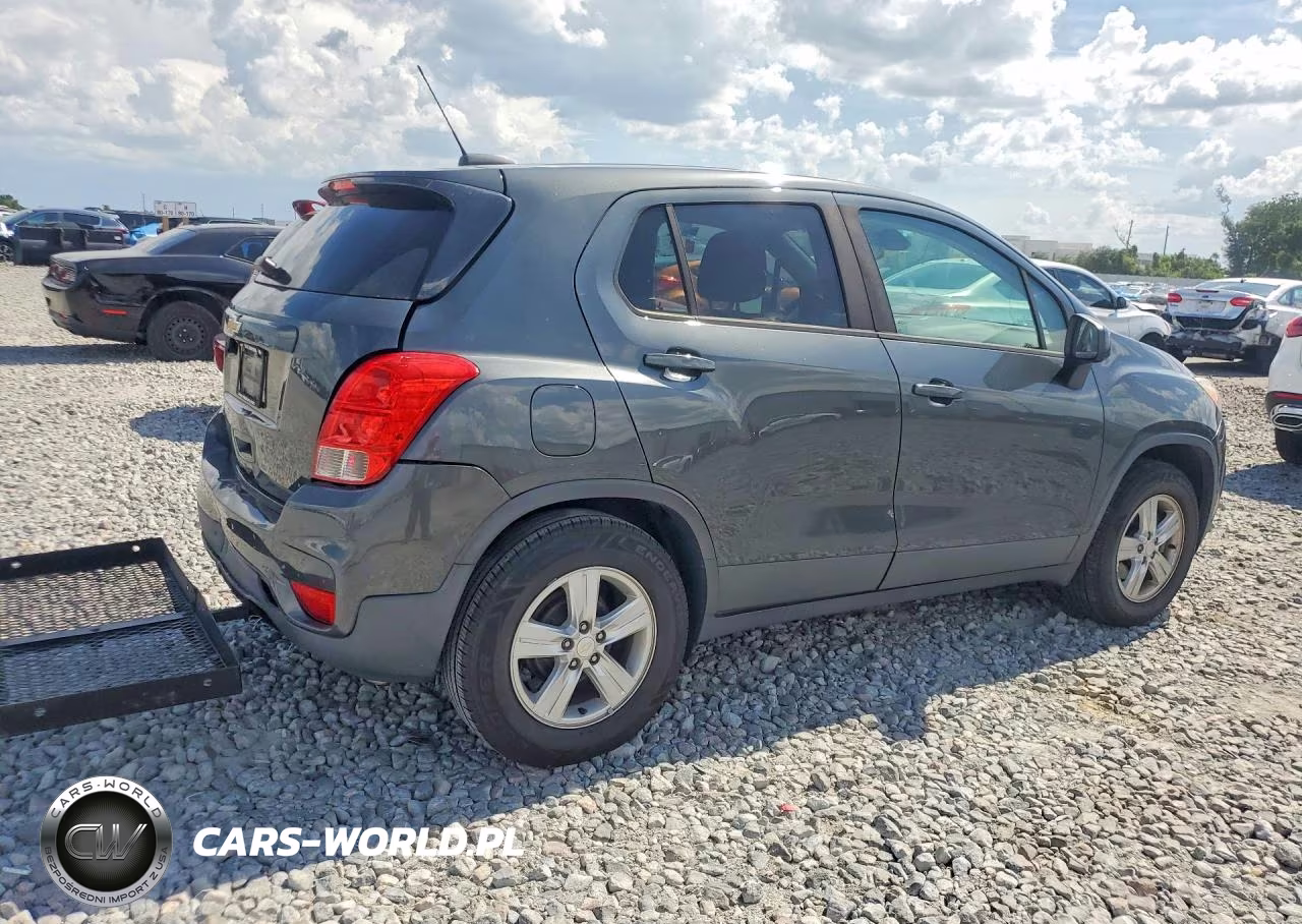 2019 Chevrolet Trax Ls VIN:3GNCJKSB9KL369943 - 3