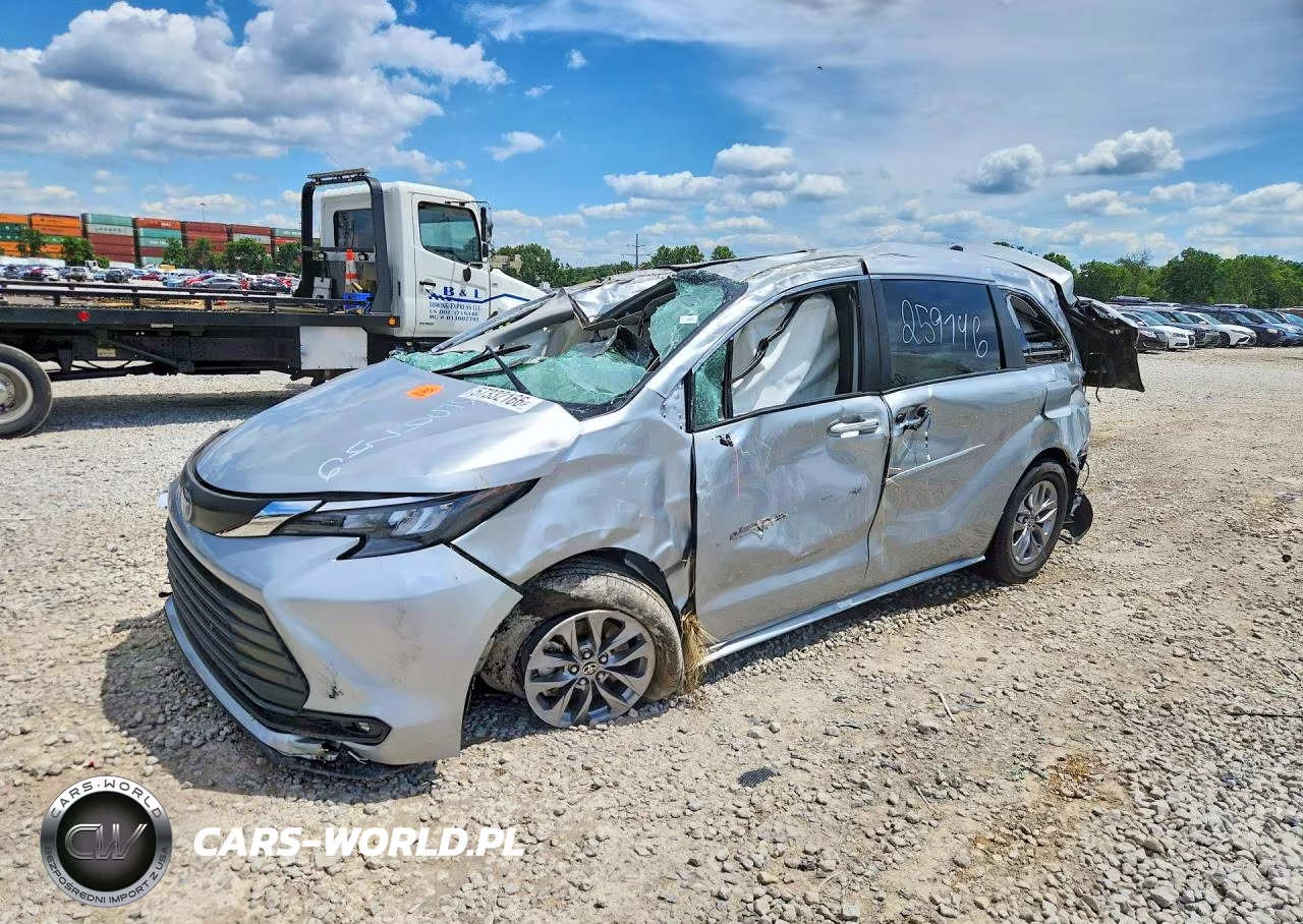 2025 Toyota Sienna Xle 8-Passenger – zdjęcie 1 z 13