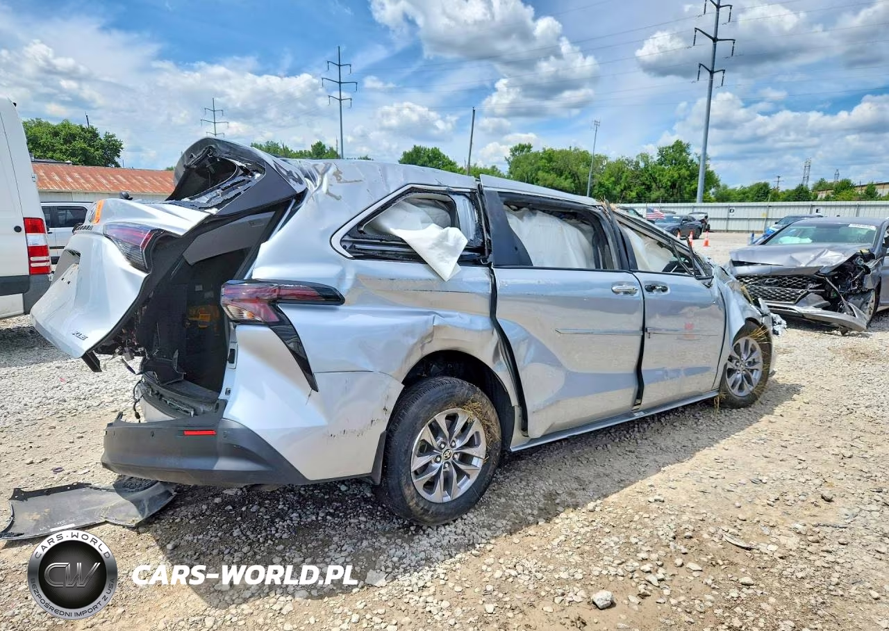 2025 Toyota Sienna Xle 8-Passenger VIN:5TDYRKEC8SS259746 - 3