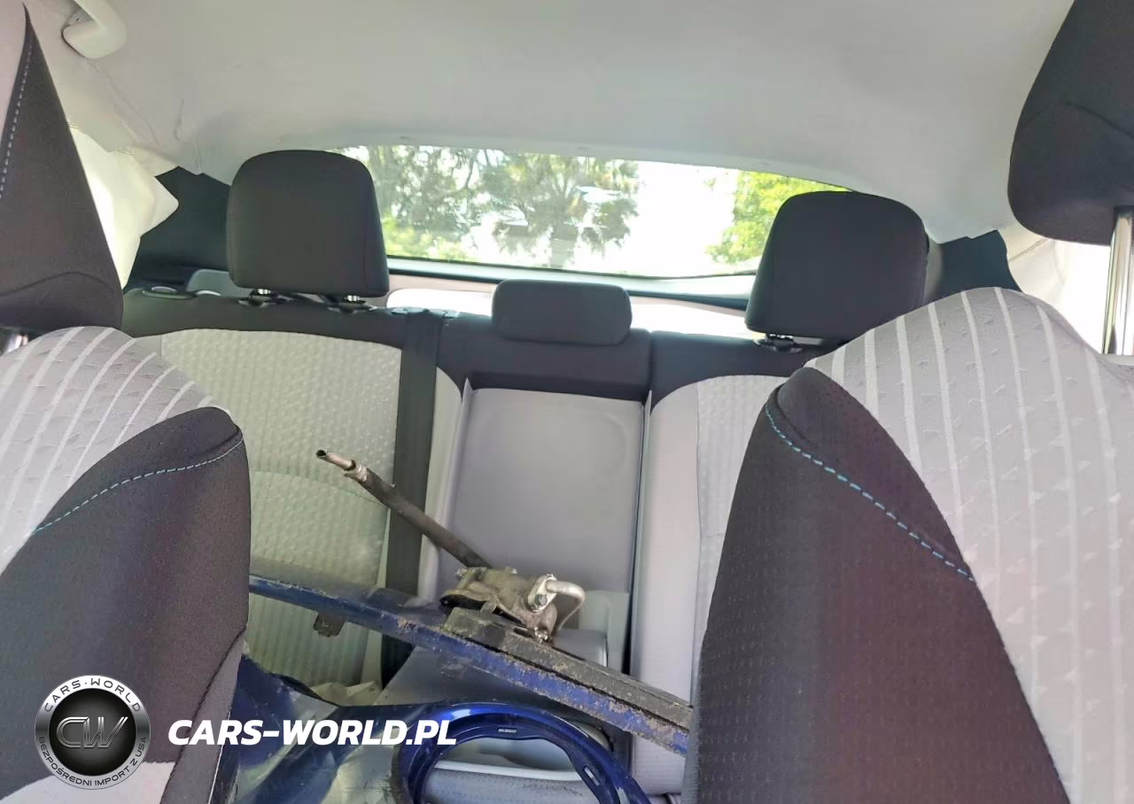 2016 Toyota Prius Two VIN:JTDKBRFUXG3528400 - 10