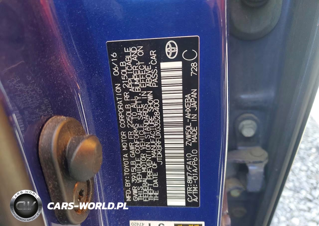 2016 Toyota Prius Two VIN:JTDKBRFUXG3528400 - 13