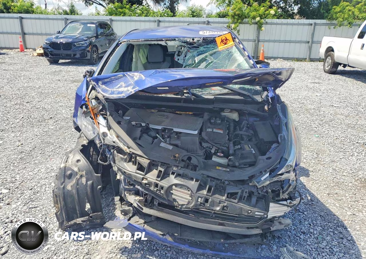 2016 Toyota Prius Two VIN:JTDKBRFUXG3528400 - 5