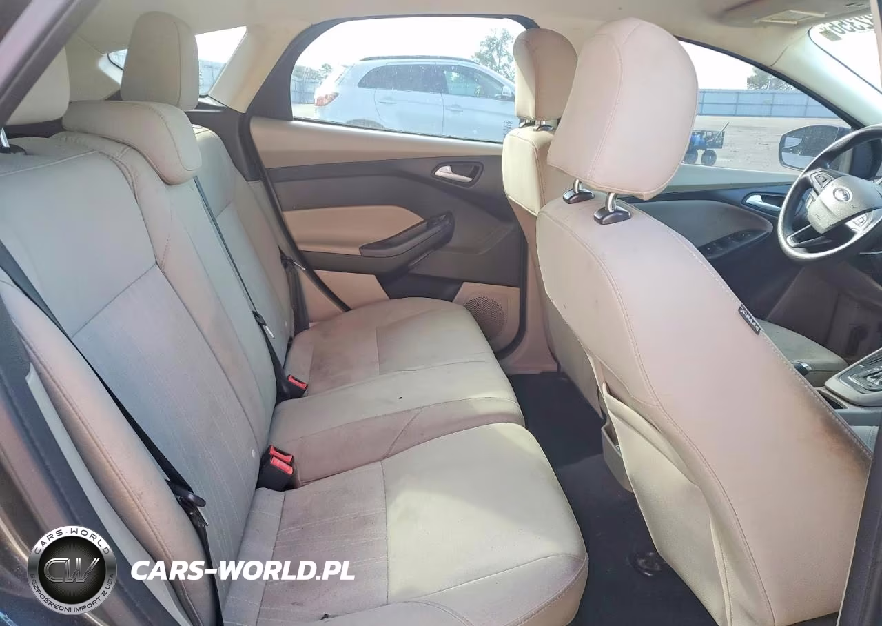 2017 Ford Focus Se VIN:1FADP3K21HL231244 - 10