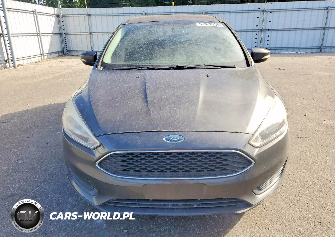 2017 Ford Focus Se VIN:1FADP3K21HL231244 - 5