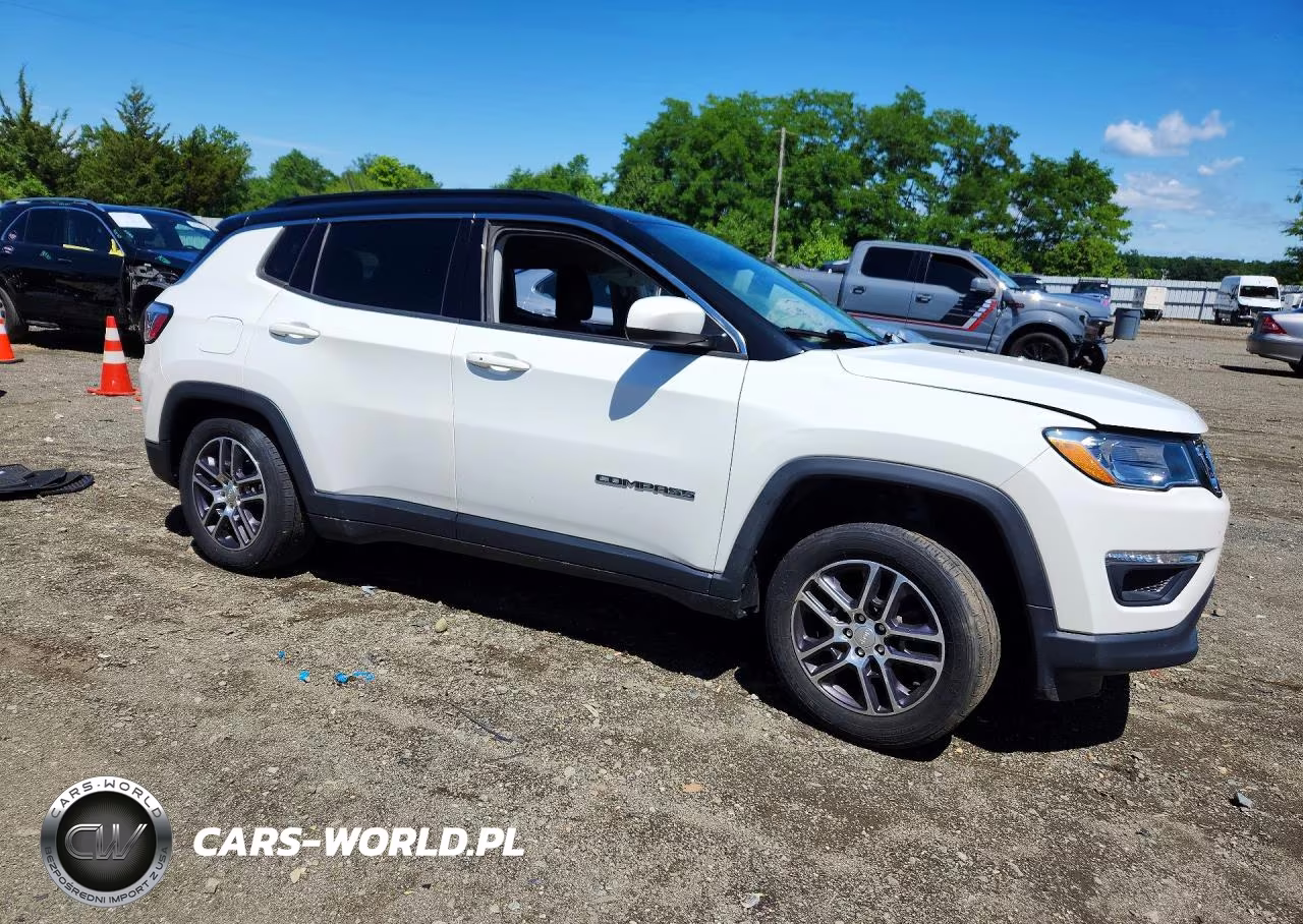 2020 Jeep Compass Latitude VIN:3C4NJDBB9LT139978 - 4