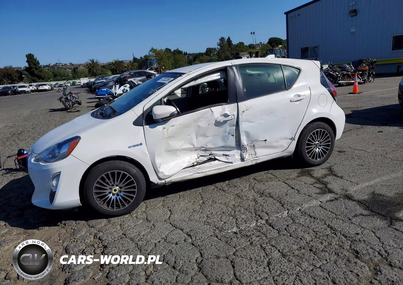 2016 Toyota Prius C One