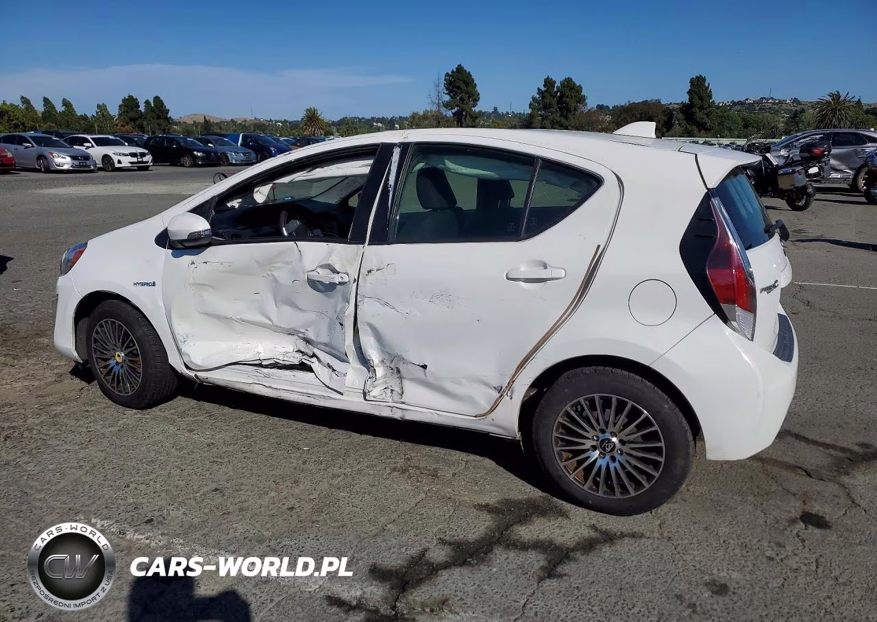 2016 Toyota Prius C One VIN:JTDKDTB32G1119520 - 2