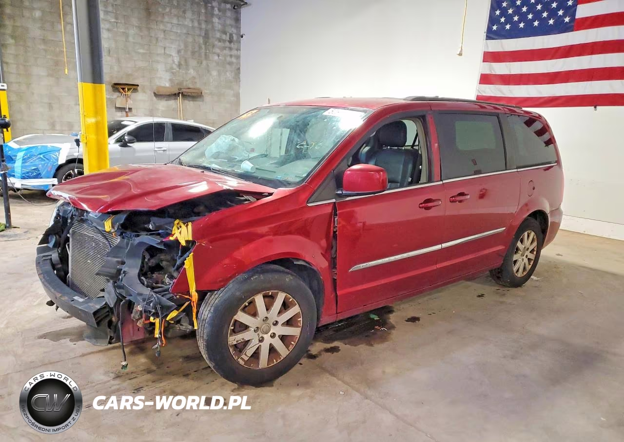 2015 Chrysler Town & Country Touring – zdjęcie 1 z 13