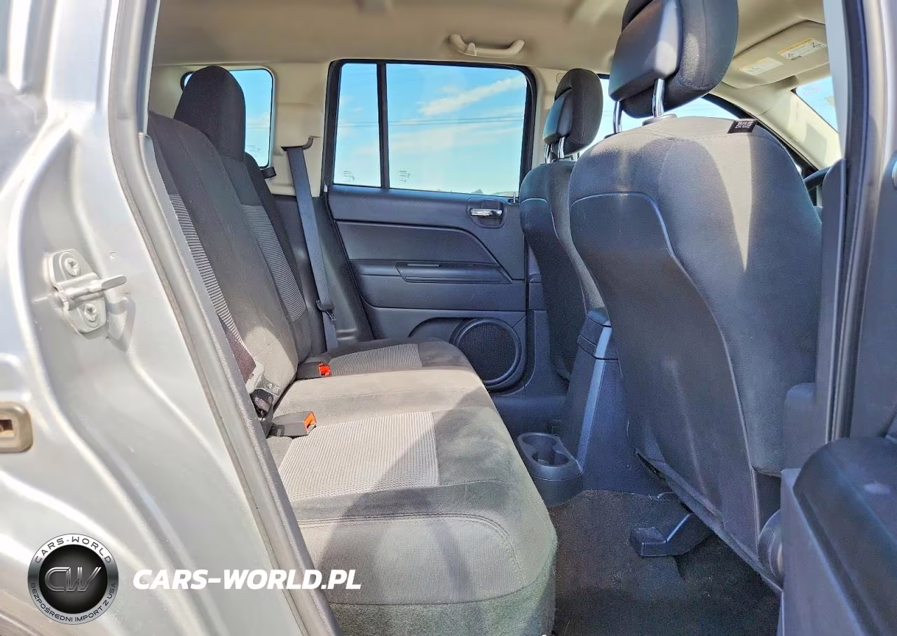 2016 Jeep Compass Sport VIN:1C4NJCBA3GD513286 - 11