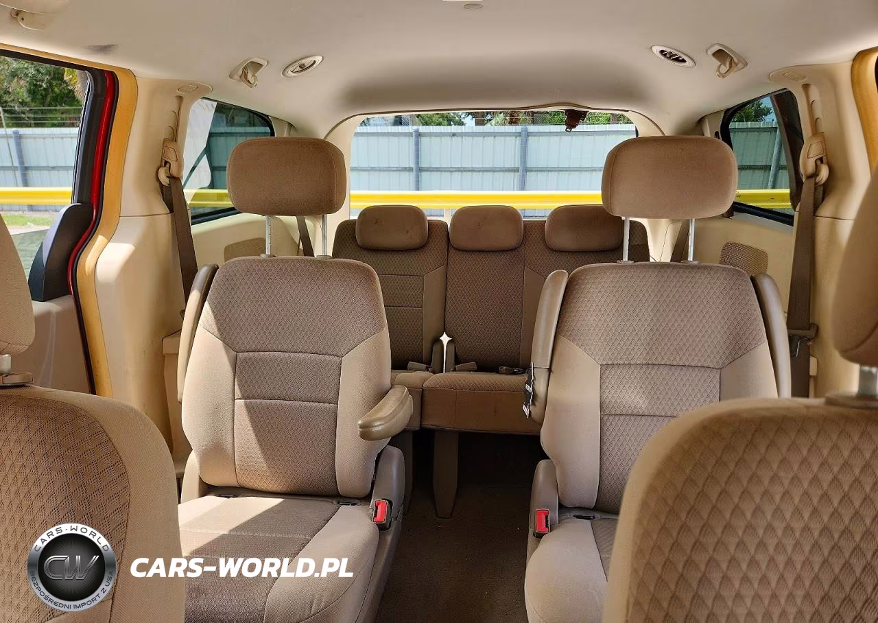 2008 Chrysler Town & Country Lx VIN:2A8HR44H08R637478 - 10