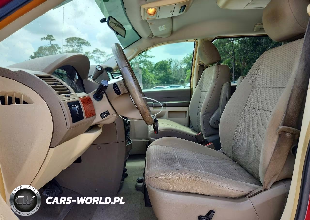 2008 Chrysler Town & Country Lx VIN:2A8HR44H08R637478 - 7
