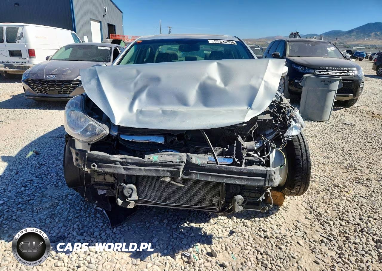 2012 Hyundai Elantra Limited VIN:KMHDH4AE0CU377061 - 5