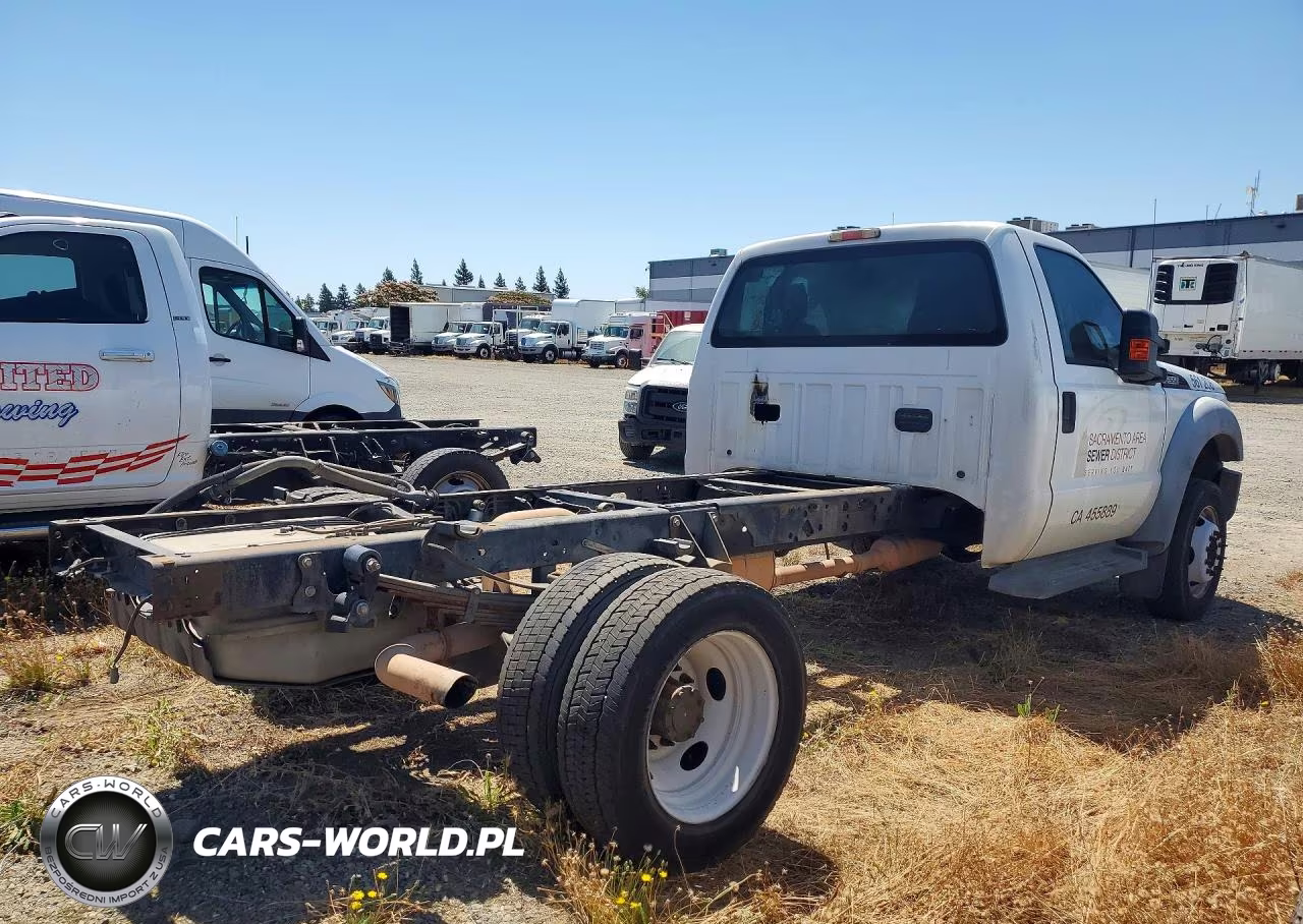 2011 Ford F550 Super Duty VIN:1FDUF5GY8BEC37362 - 3