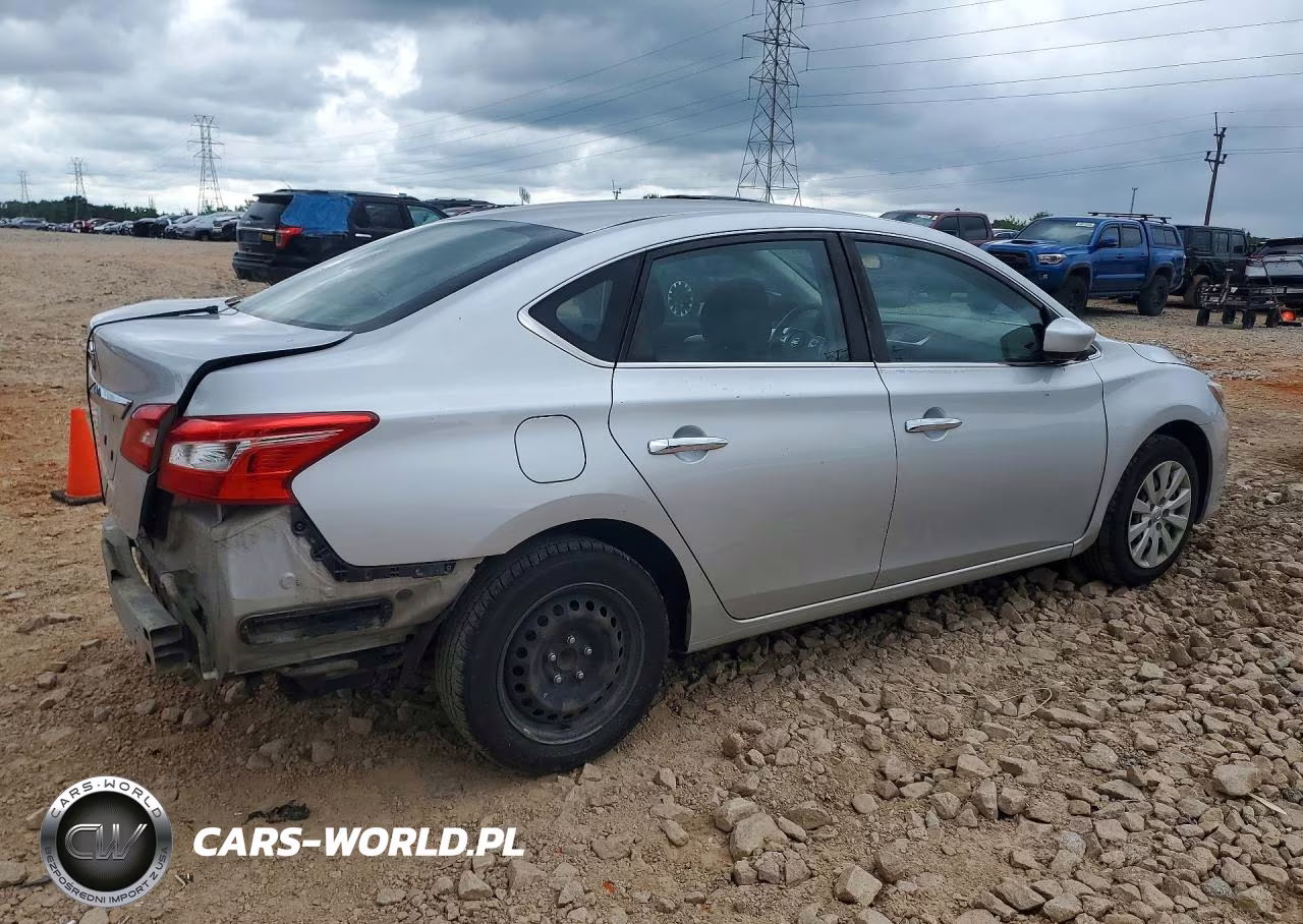 2018 Nissan Sentra S VIN:3N1AB7AP5JY311565 - 3