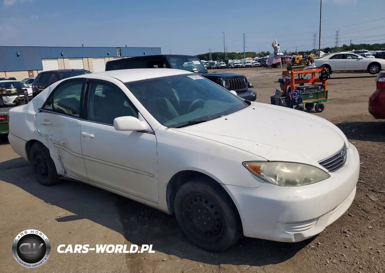2005 Toyota Camry Le VIN:4T1BE32K85U636641 - 4