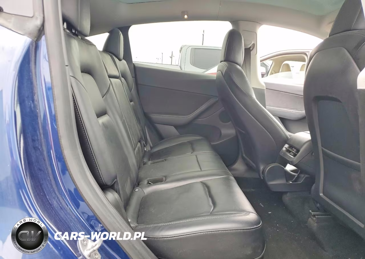 2022 Tesla Model Y VIN:7SAYGDEEXNF429524 - 10