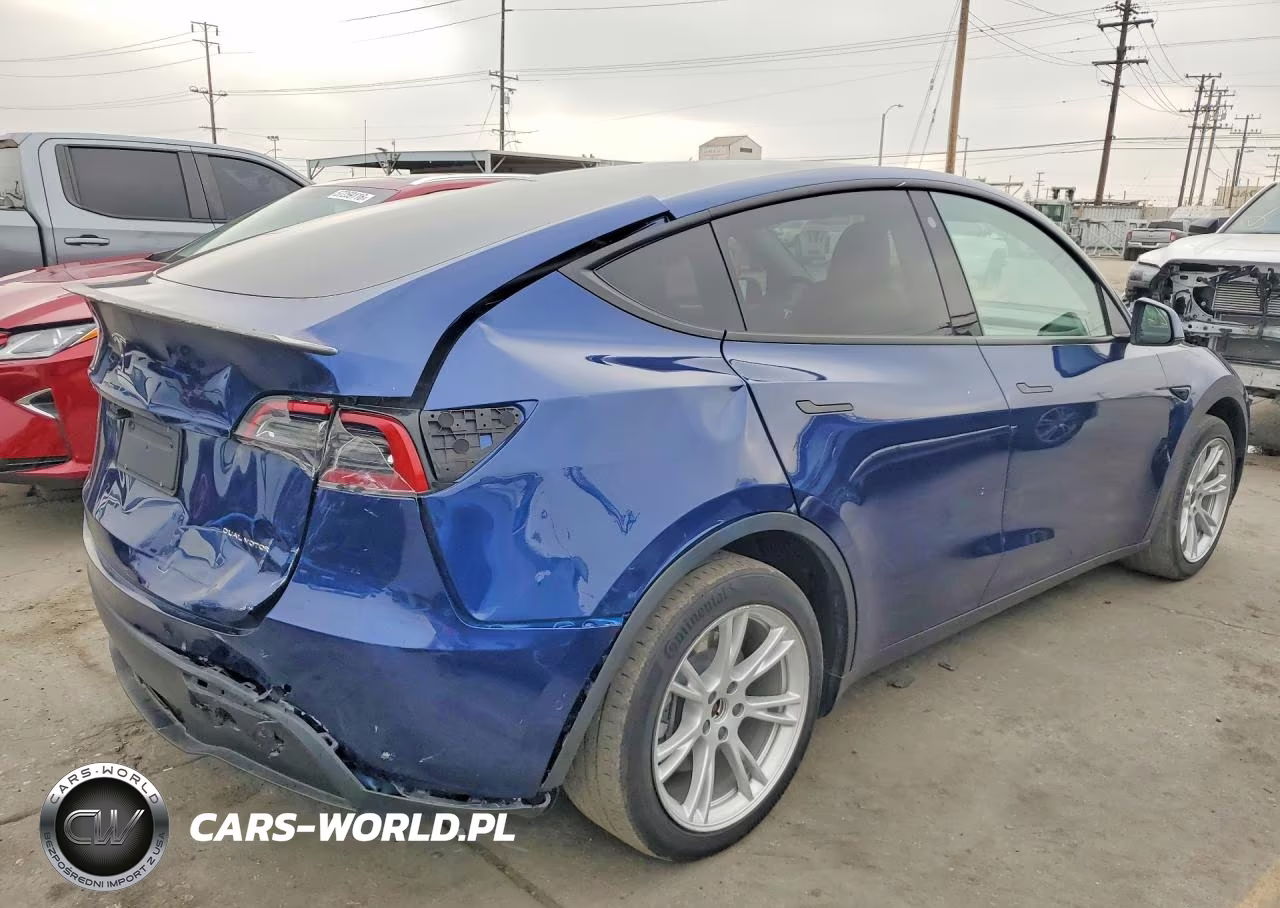 2022 Tesla Model Y VIN:7SAYGDEEXNF429524 - 3
