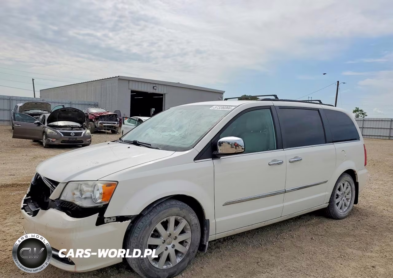 2011 Chrysler Town & Country Touring L