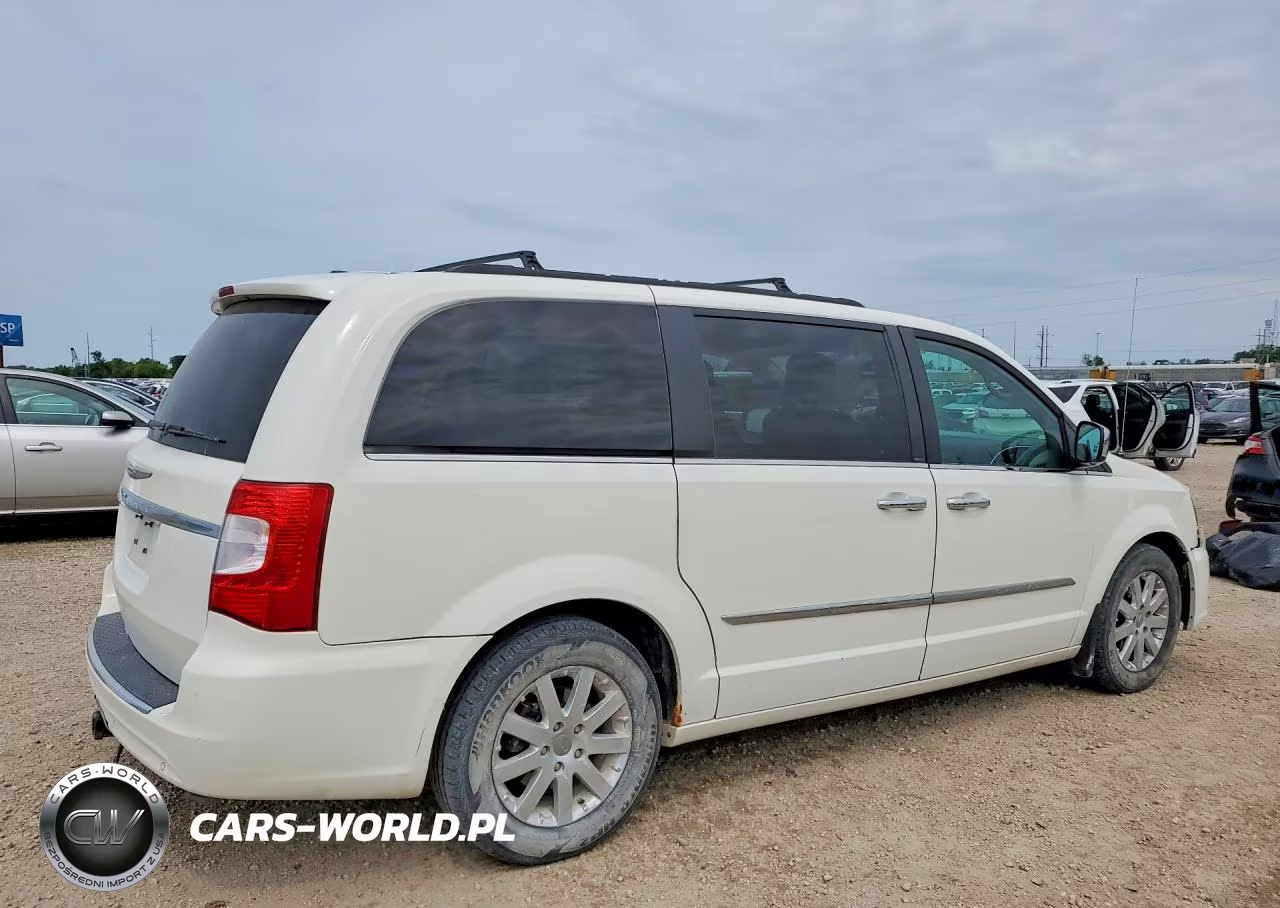 2011 Chrysler Town & Country Touring L VIN:2A4RR8DG4BR676151 - 3