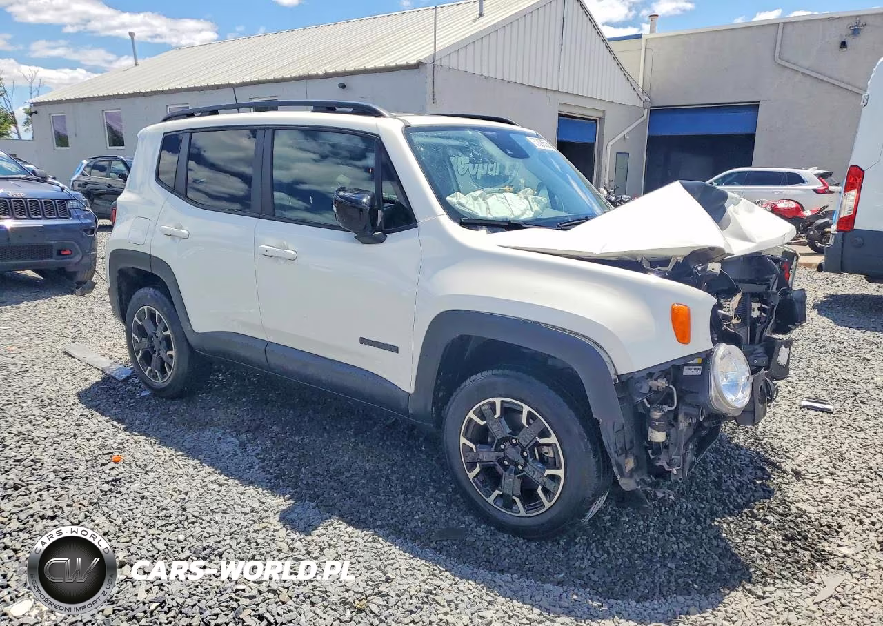 2023 Jeep Renegade Latitude VIN:ZACNJDB11PPP34440 - 4