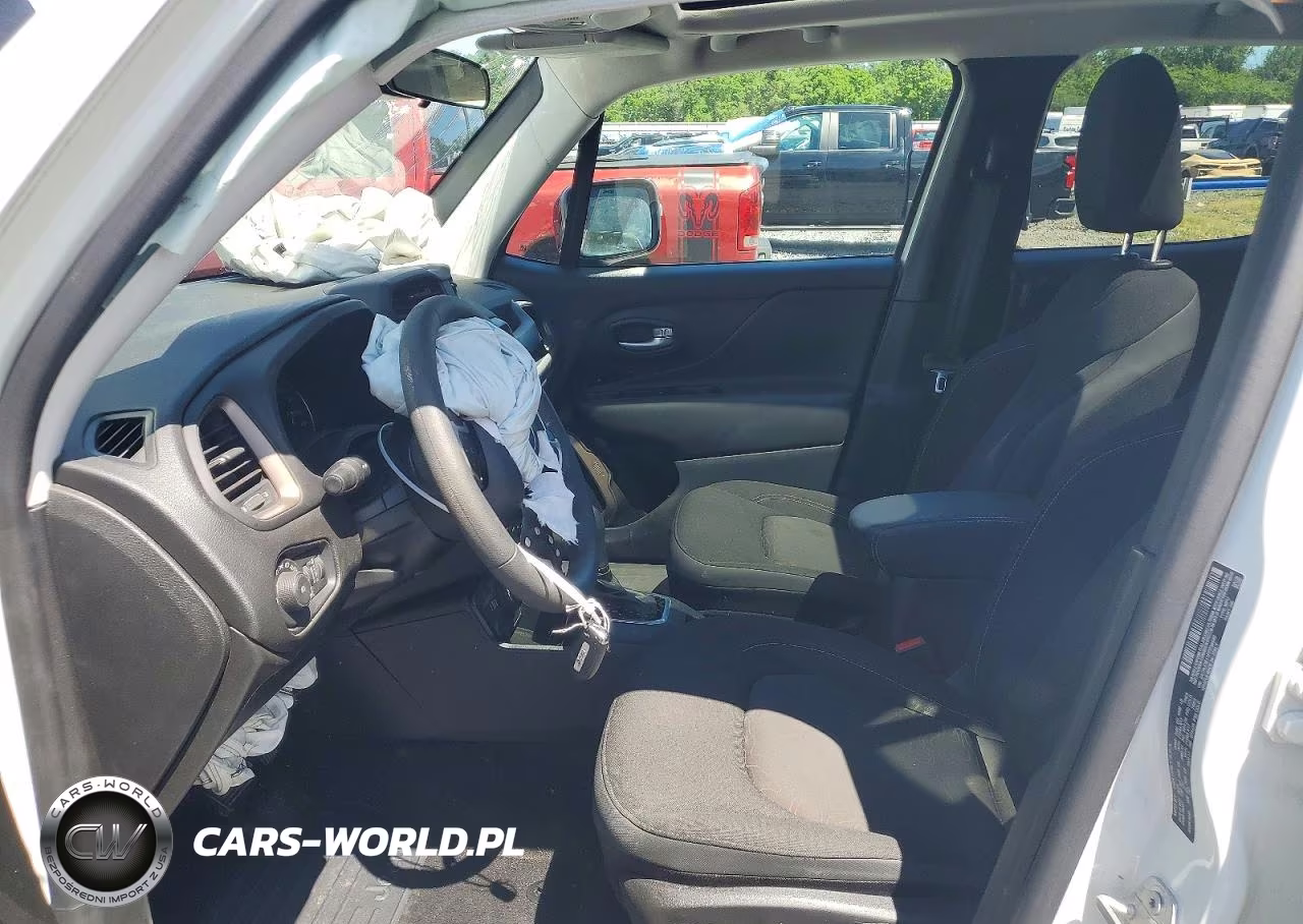 2023 Jeep Renegade Latitude VIN:ZACNJDB11PPP34440 - 7