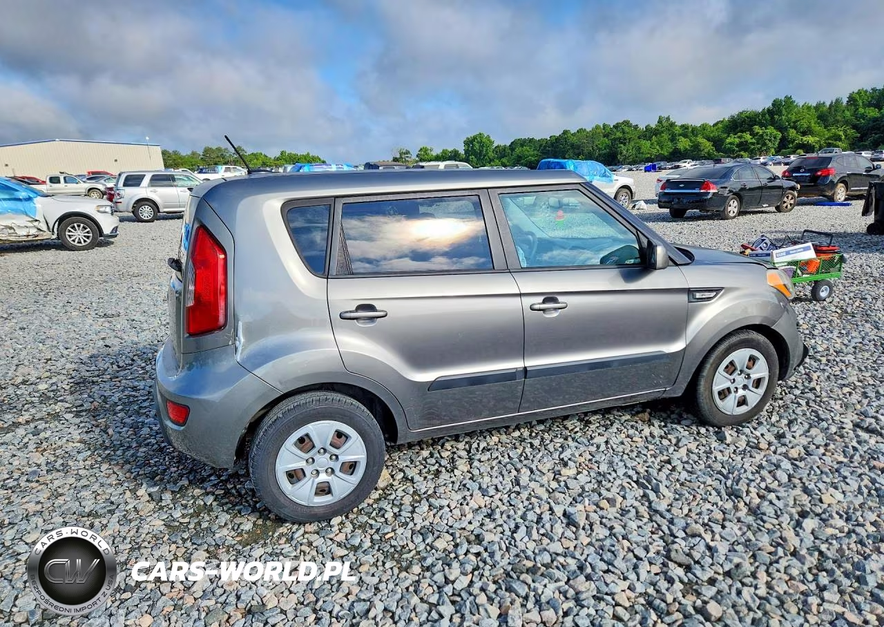 2013 Kia Soul Base VIN:KNDJT2A52D7494182 - 3