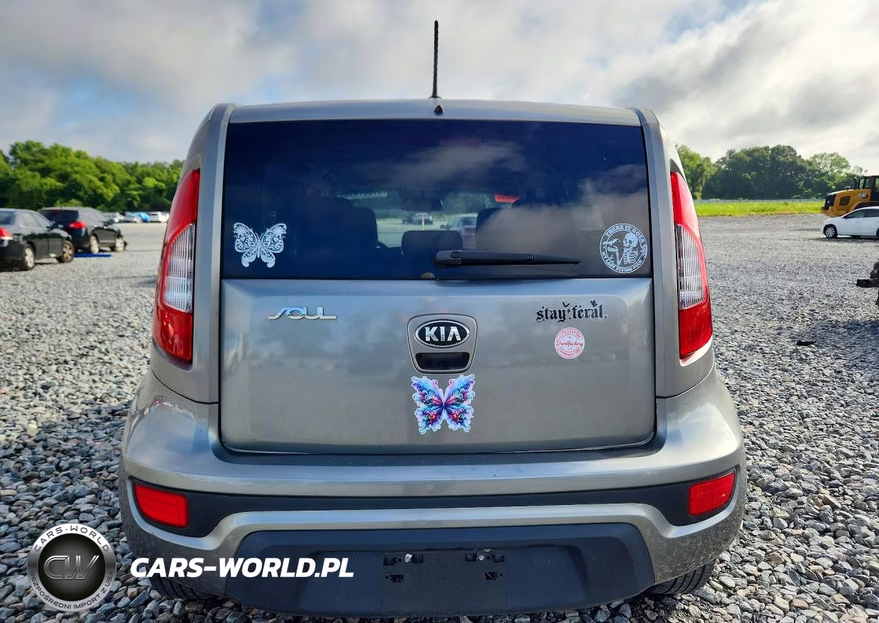 2013 Kia Soul Base VIN:KNDJT2A52D7494182 - 6