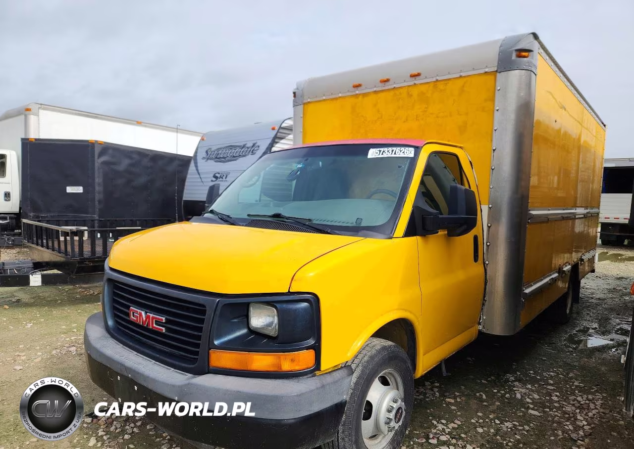 2010 GMC Savana Box Truck
