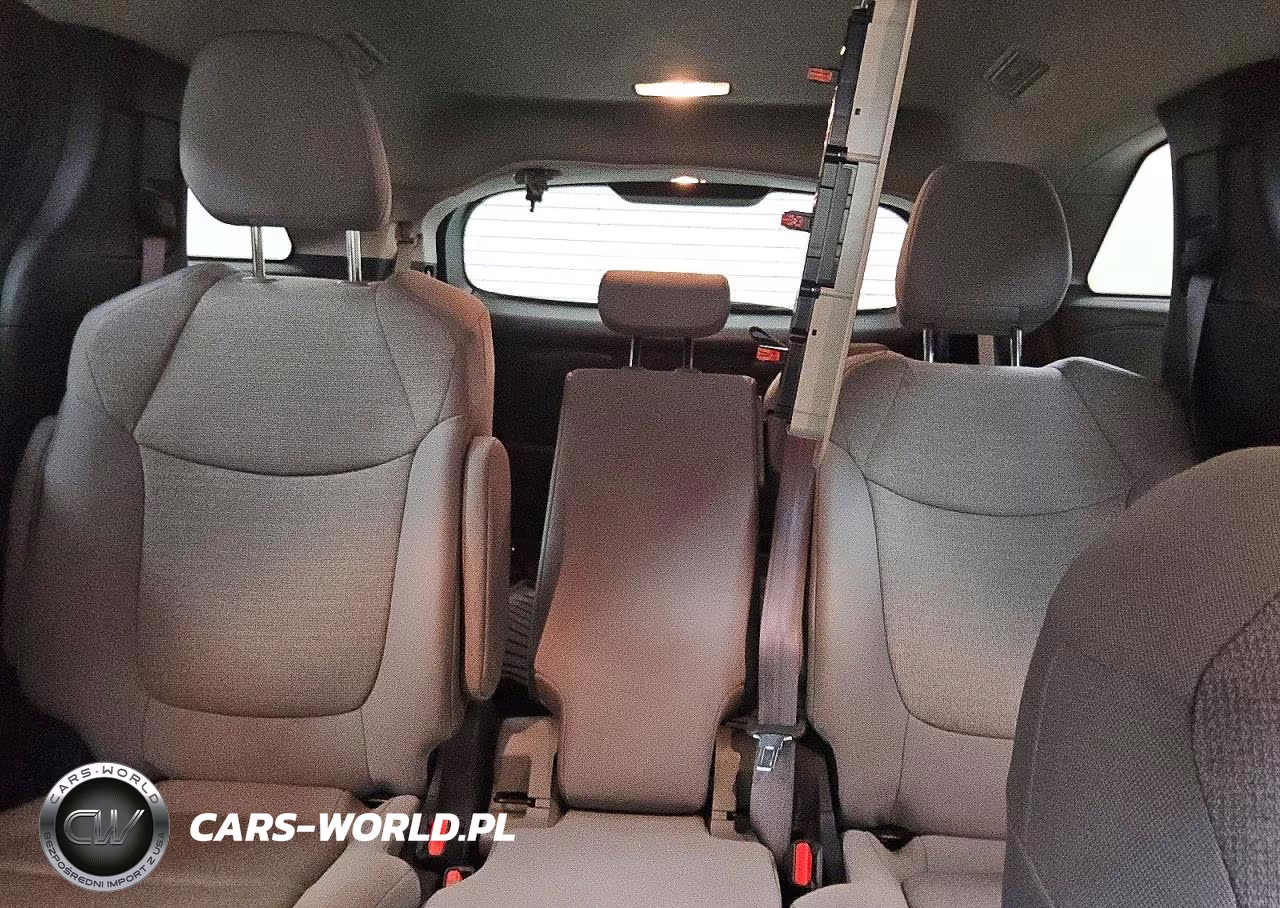 2025 Toyota Sienna Le VIN:5TDKSKFC2SS177665 - 10