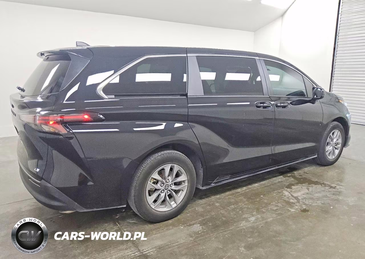 2025 Toyota Sienna Le VIN:5TDKSKFC2SS177665 - 3