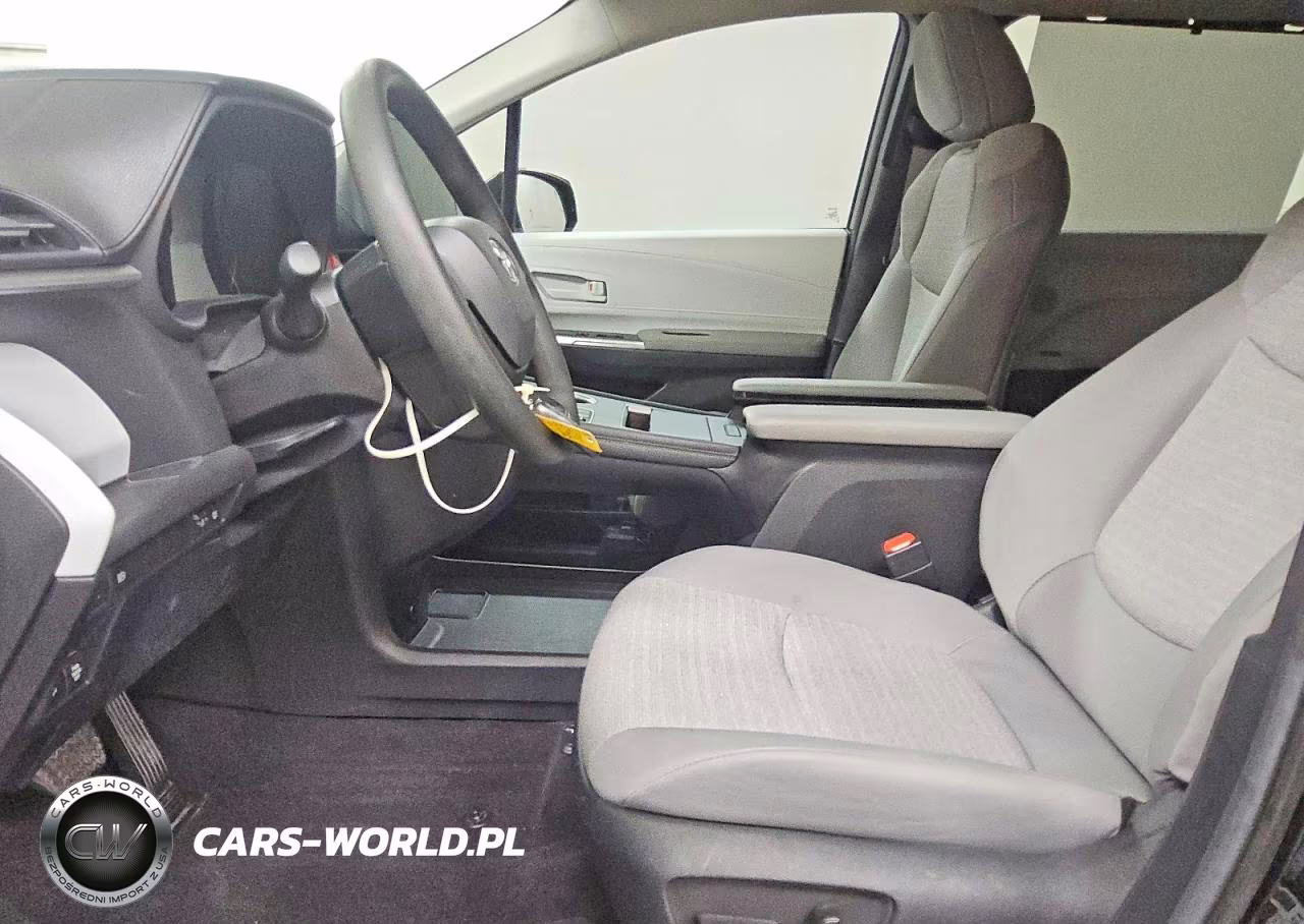 2025 Toyota Sienna Le VIN:5TDKSKFC2SS177665 - 7