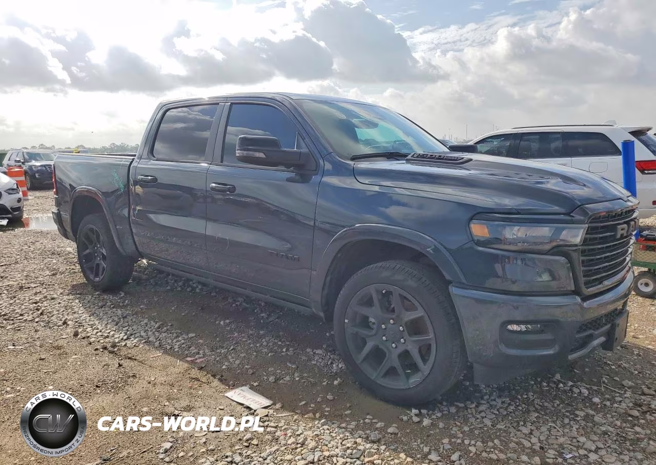 2025 Ram 1500 Laramie VIN:1C6SRFJP0SN762092 - 4