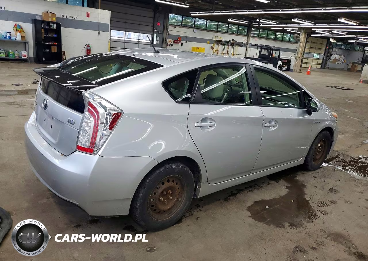 2013 Toyota Prius Two VIN:JTDKN3DU8D0353245 - 3