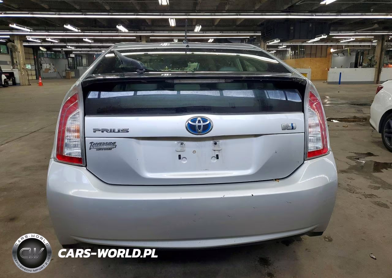 2013 Toyota Prius Two VIN:JTDKN3DU8D0353245 - 6