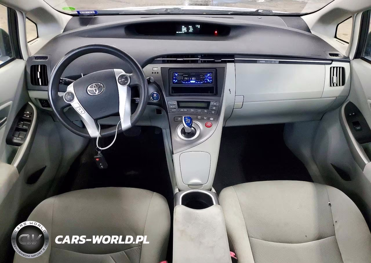 2013 Toyota Prius Two VIN:JTDKN3DU8D0353245 - 8