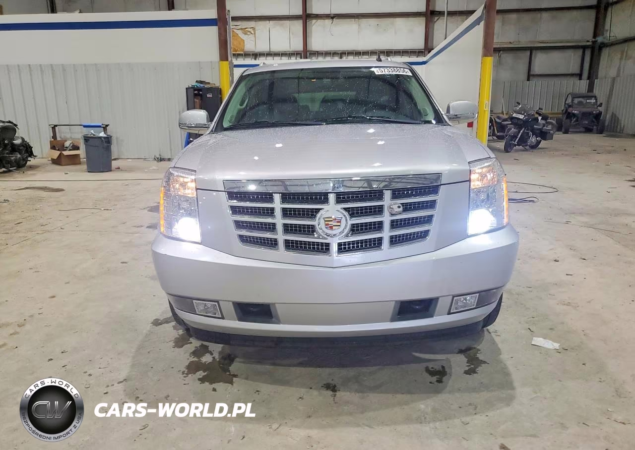 2013 Cadillac Escalade VIN:1GYS4HEFXDR130047 - 5