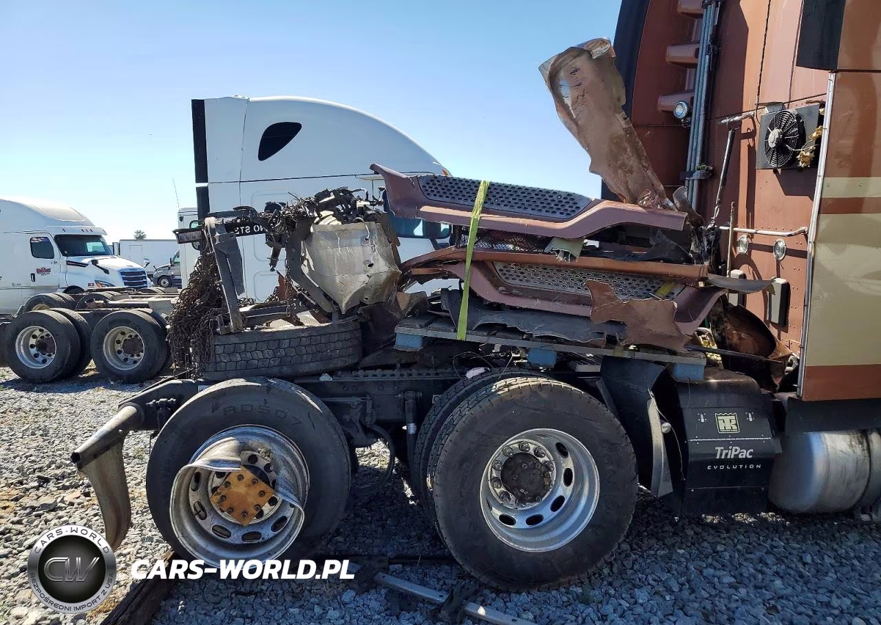 2023 Peterbilt 579 Semi Truck VIN:1XPBD49X5PD864953 - 9