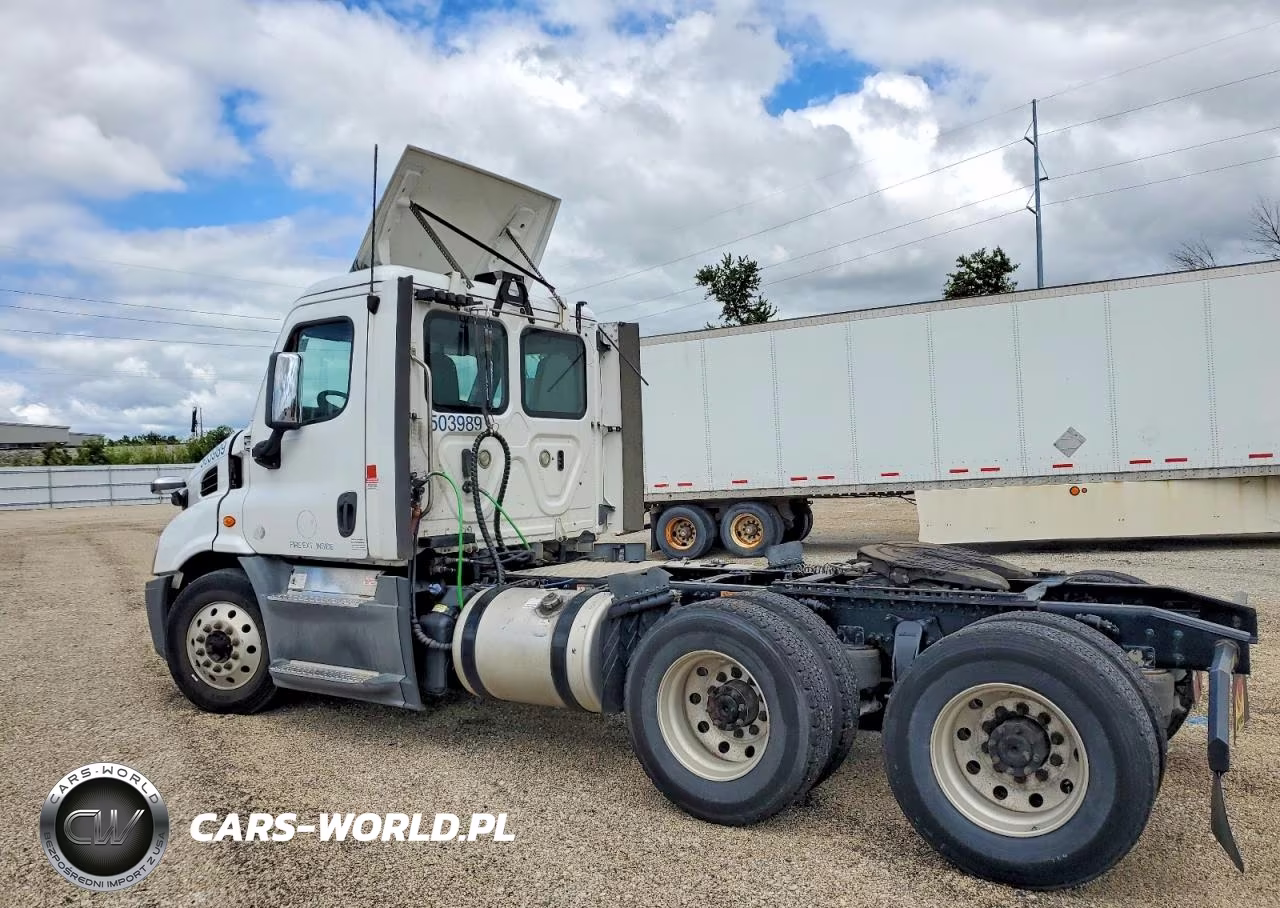 2019 Freightliner Cascadia 1 - Semi Truck VIN:3AKJGBDVXKDKM2461 - 3