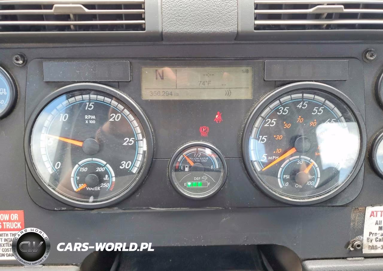 2019 Freightliner Cascadia 1 - Semi Truck VIN:3AKJGBDVXKDKM2461 - 8