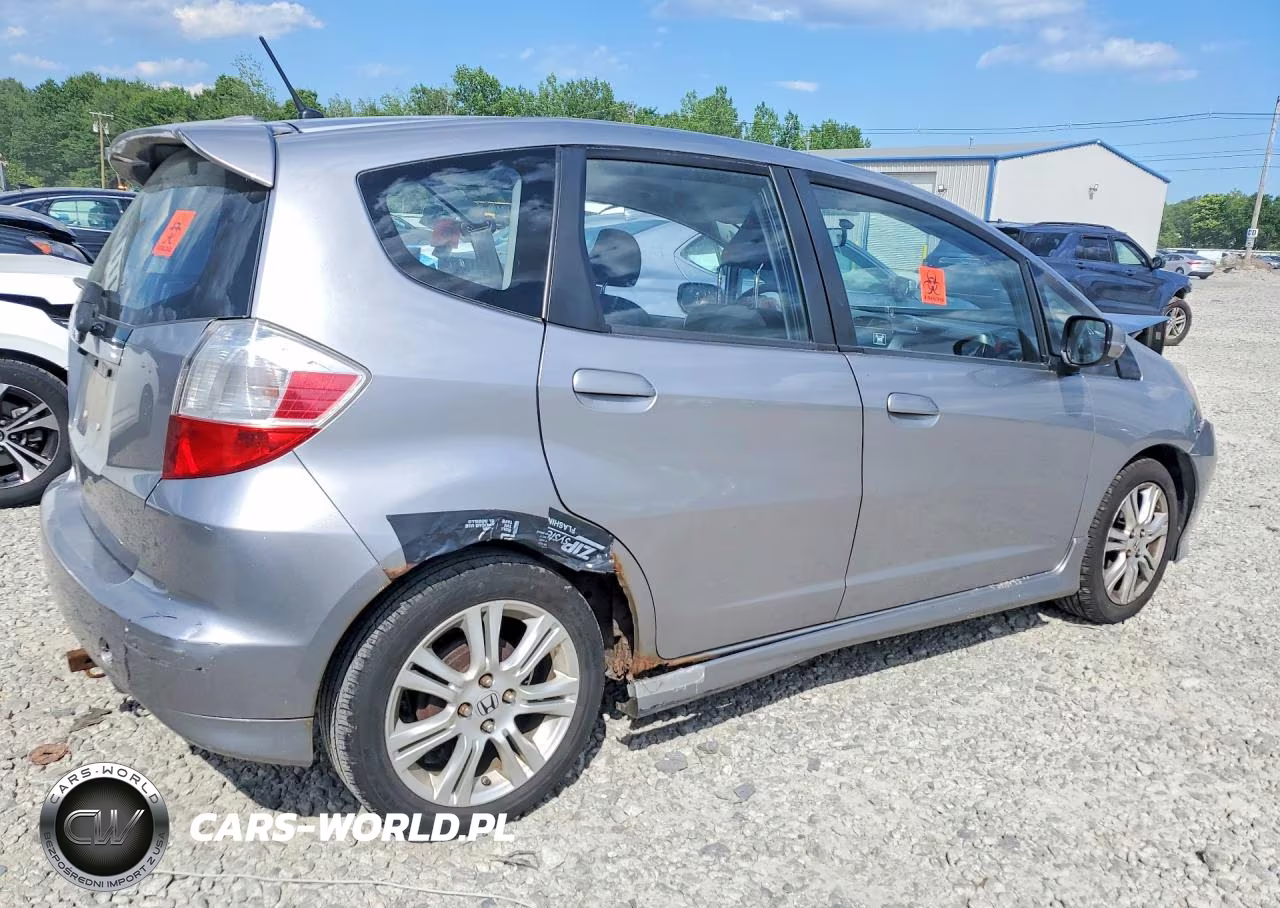2009 Honda Fit Sport VIN:JHMGE88449S027109 - 3