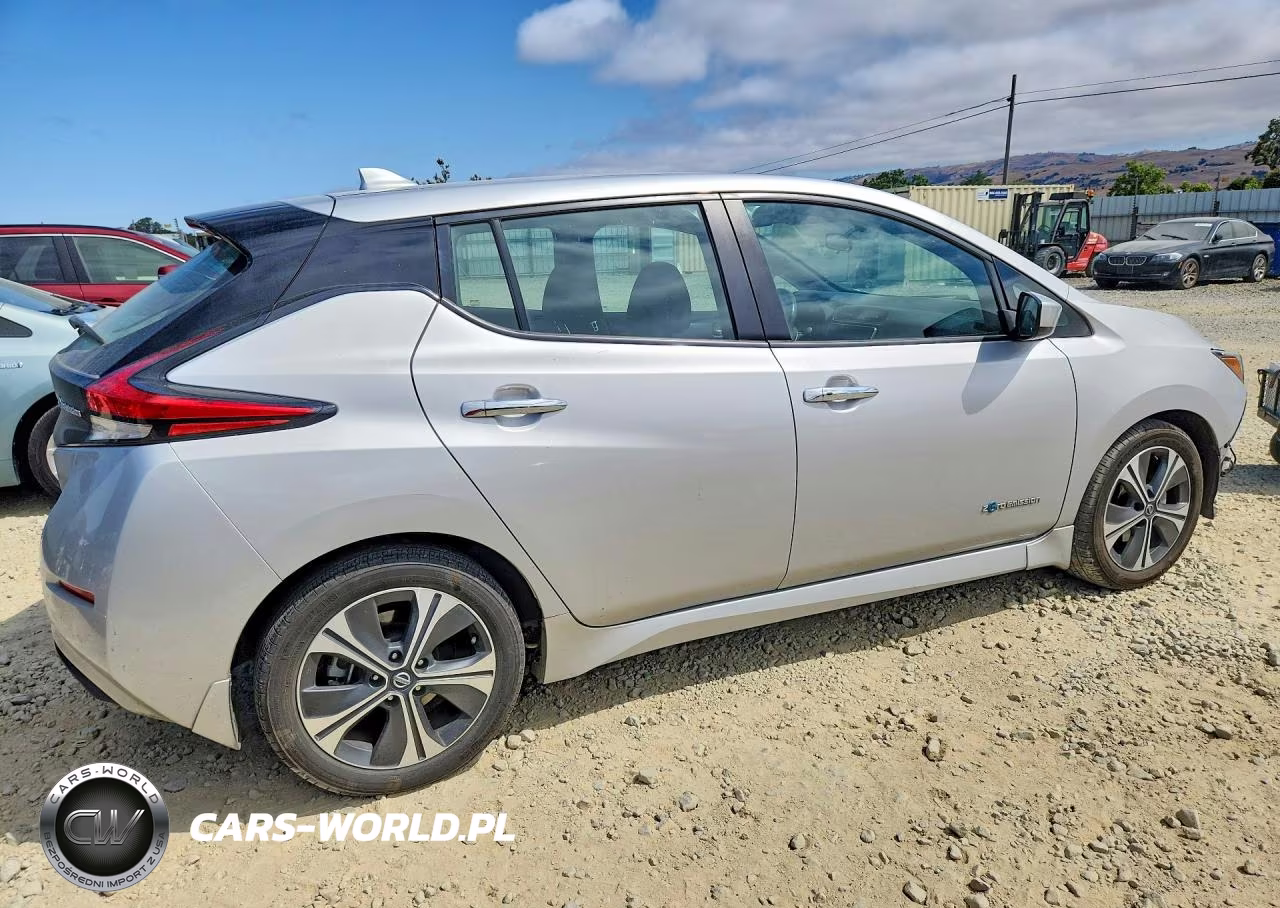 2018 Nissan Leaf S VIN:1N4AZ1CP7JC316929 - 3