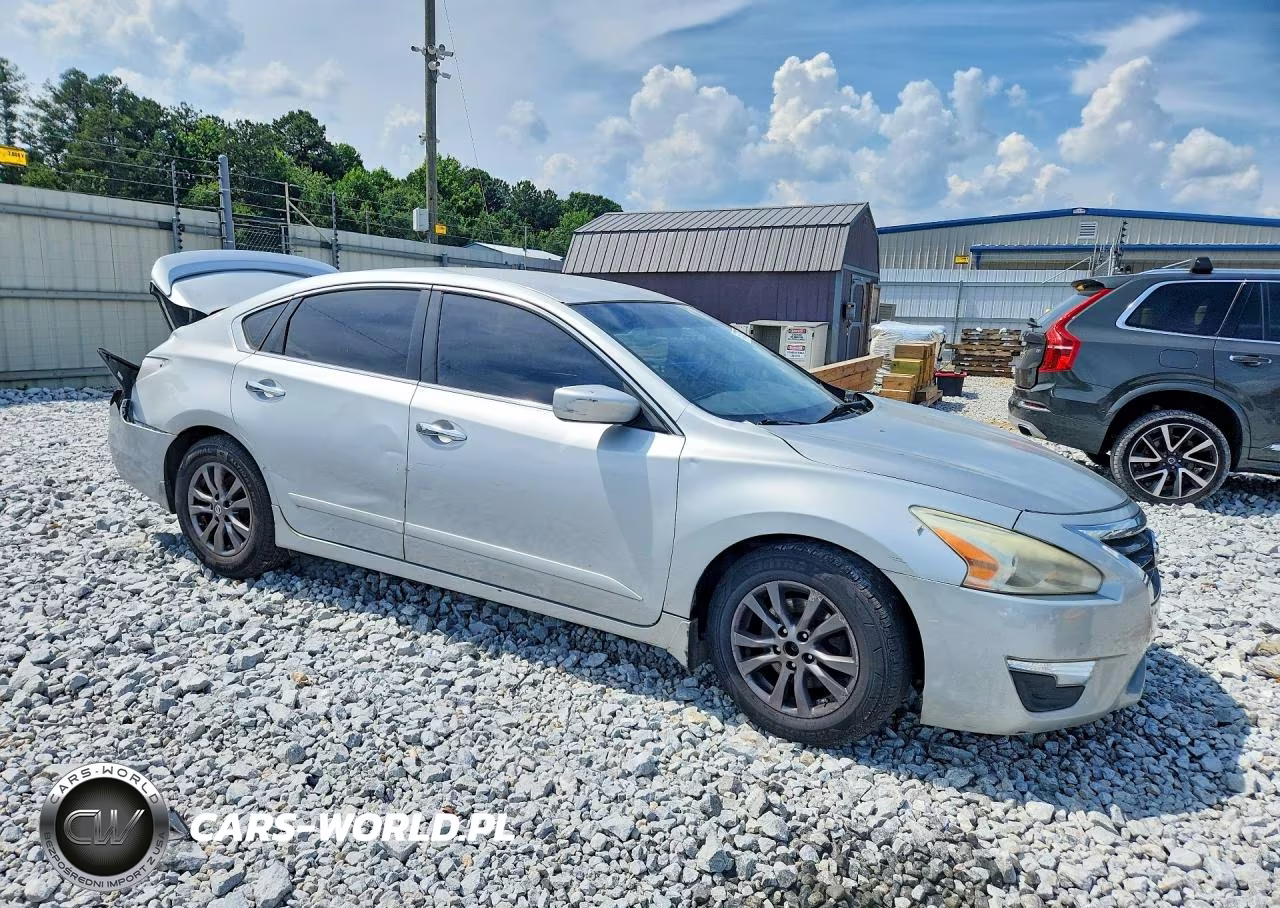 2015 Nissan Altima 2.5 S VIN:1N4AL3AP8FN403668 - 4