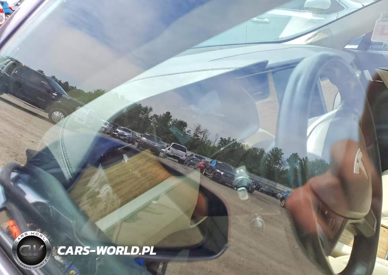 2018 Tesla Model S VIN:5YJSA1E2XJF297822 - 9