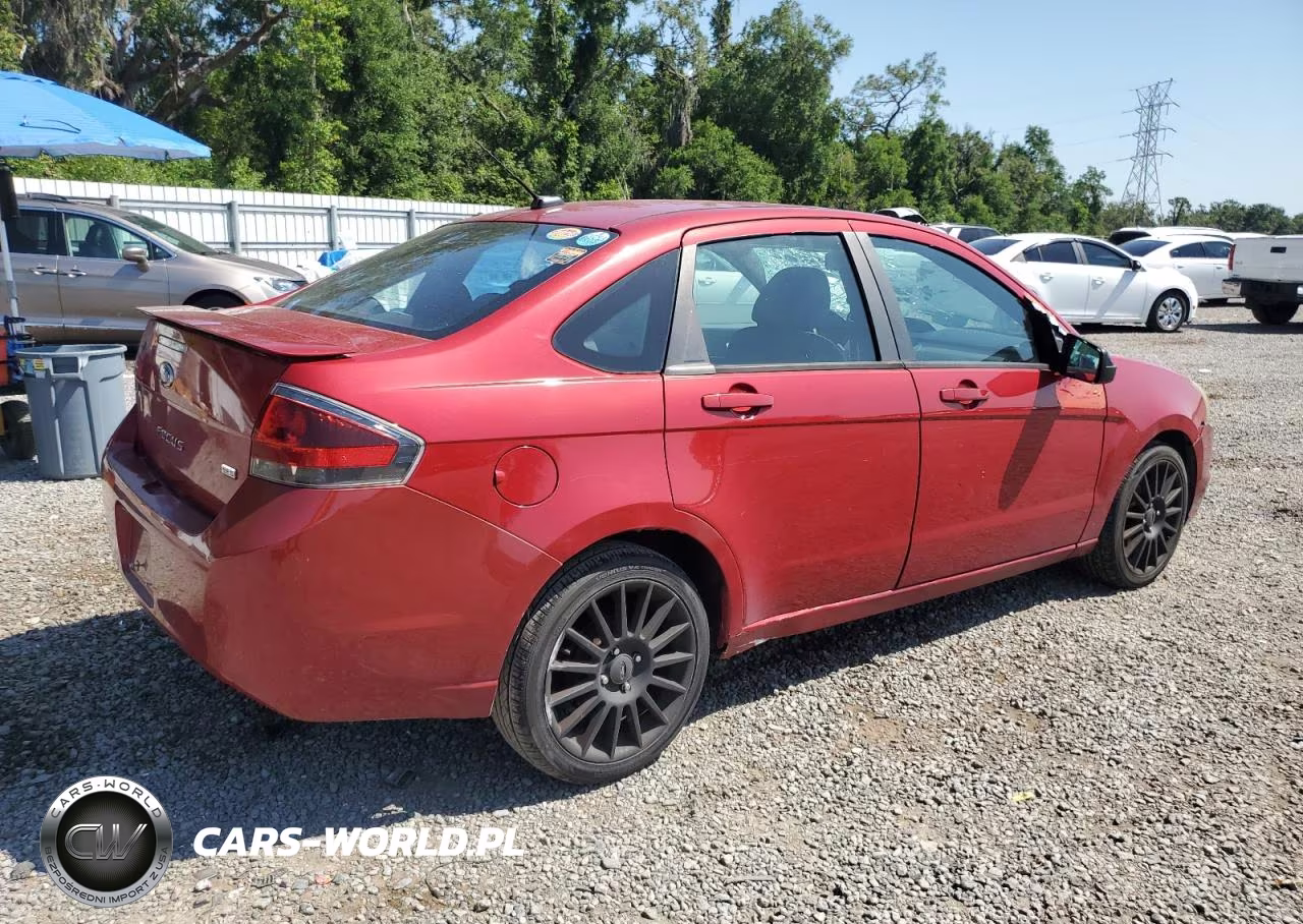2010 Ford Focus Ses VIN:1FAHP3GN2AW292949 - 3