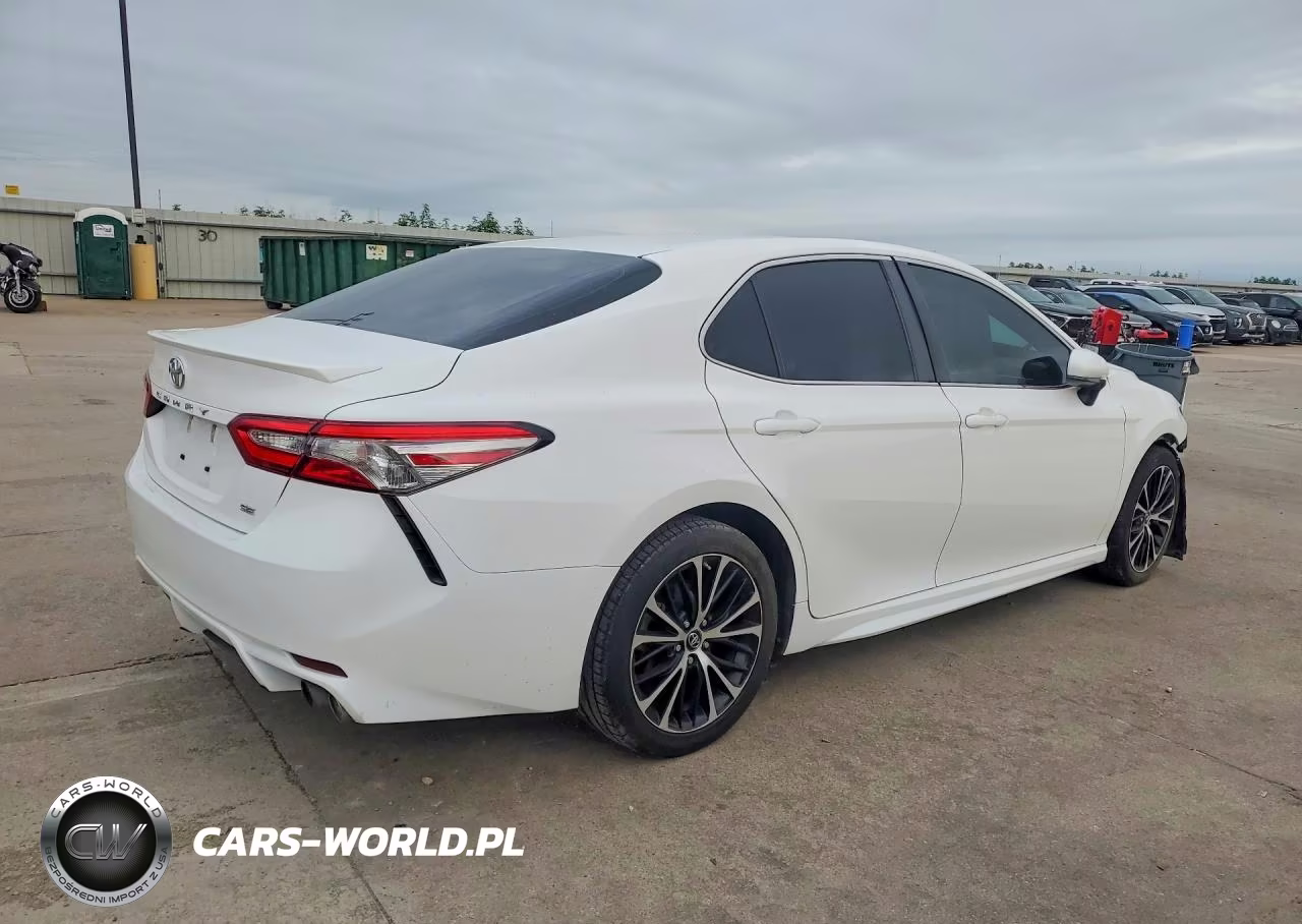 2018 Toyota Camry Se VIN:4T1B11HK7JU667039 - 3