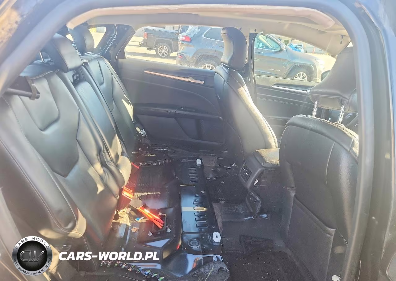 2019 Ford Fusion Titanium VIN:3FA6P0RUXKR140240 - 10