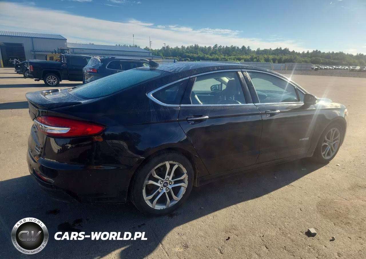 2019 Ford Fusion Titanium VIN:3FA6P0RUXKR140240 - 3