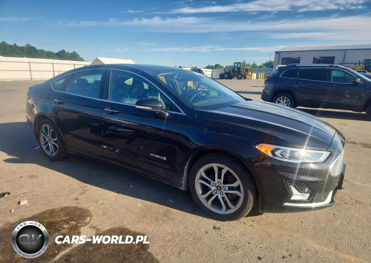 2019 Ford Fusion Titanium VIN:3FA6P0RUXKR140240 - 4