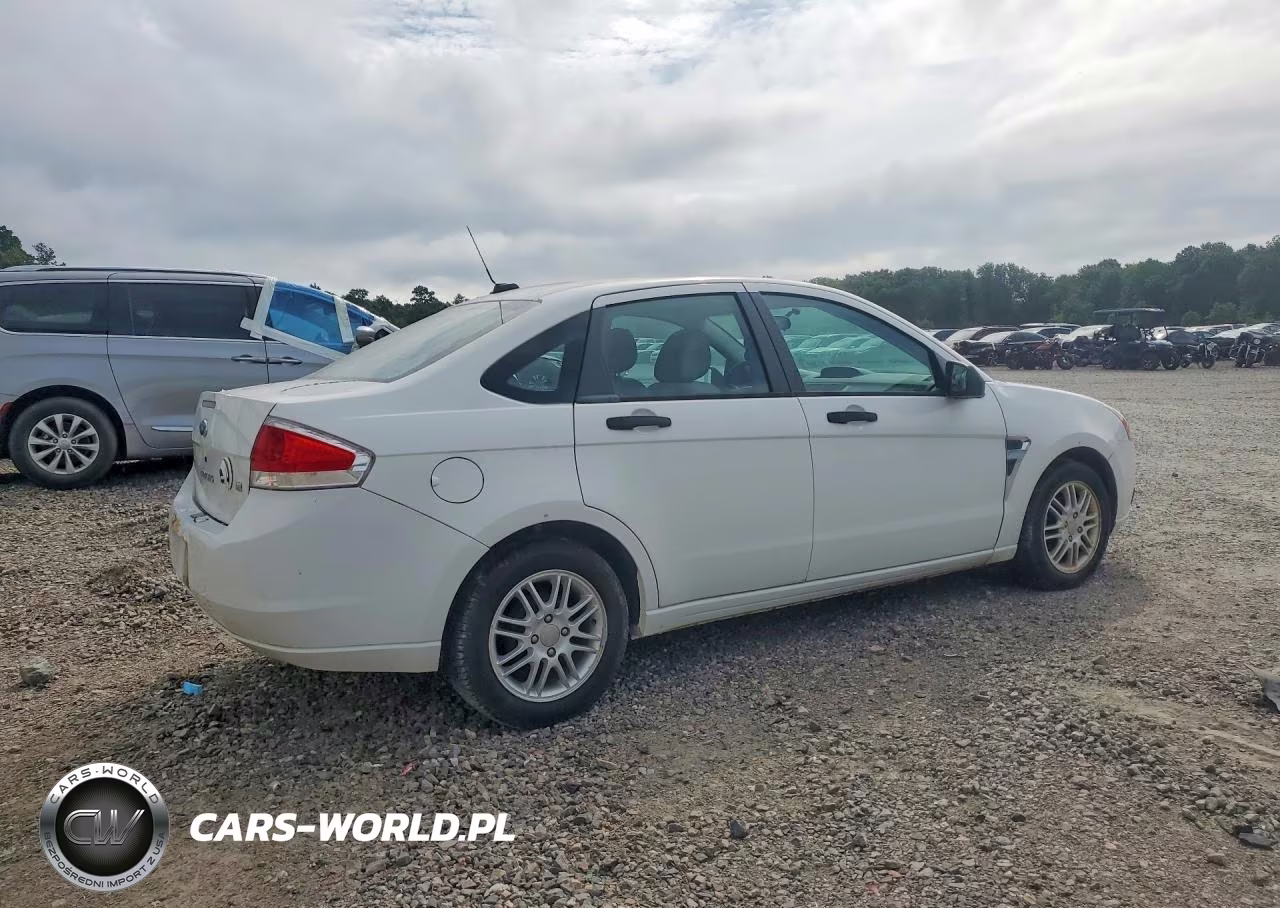 2008 Ford Focus Se VIN:1FAHP35N58W182636 - 3