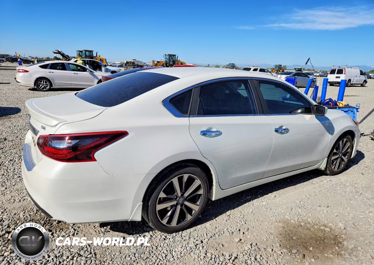 2017 Nissan Altima 2.5 Sr VIN:1N4AL3AP7HN312653 - 3